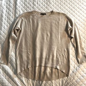 Light weight sweater